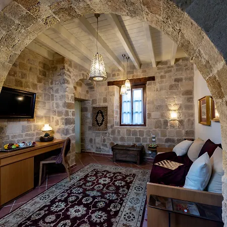 Kókkini Porta Rossa Hotel
