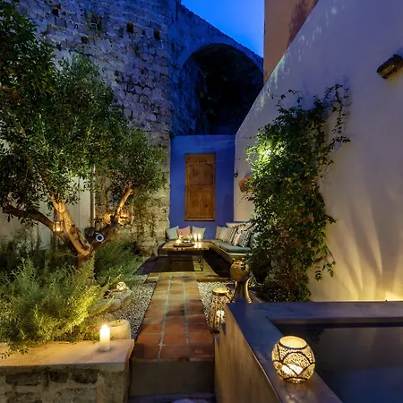Kókkini Porta Rossa Hotel 5*