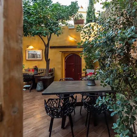 Отель Kokkini Porta Rossa 5*