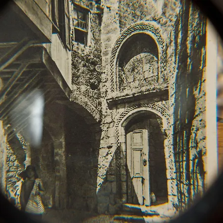 Отель Kokkini Porta Rossa