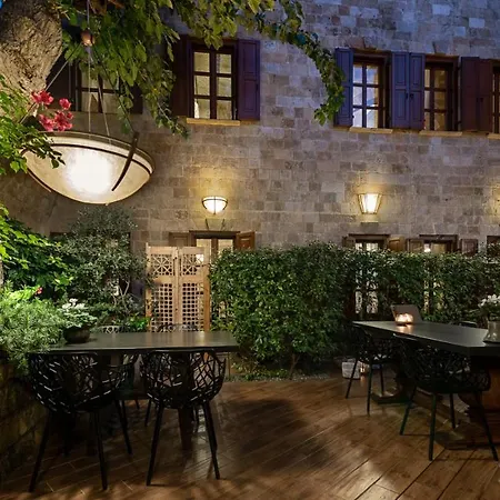 Kókkini Porta Rossa Hotel