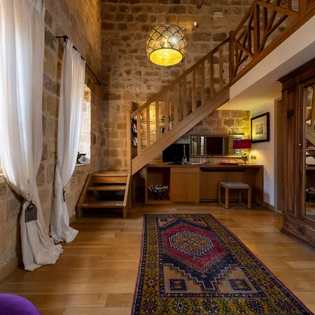 Ξενοδοχείο Kokkini Porta Rossa 5*