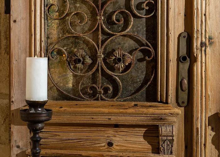 Kókkini Porta Rossa Hotel