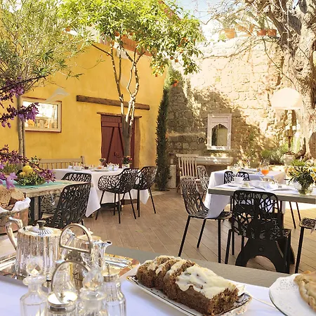 Hotel Kokkini Porta Rossa